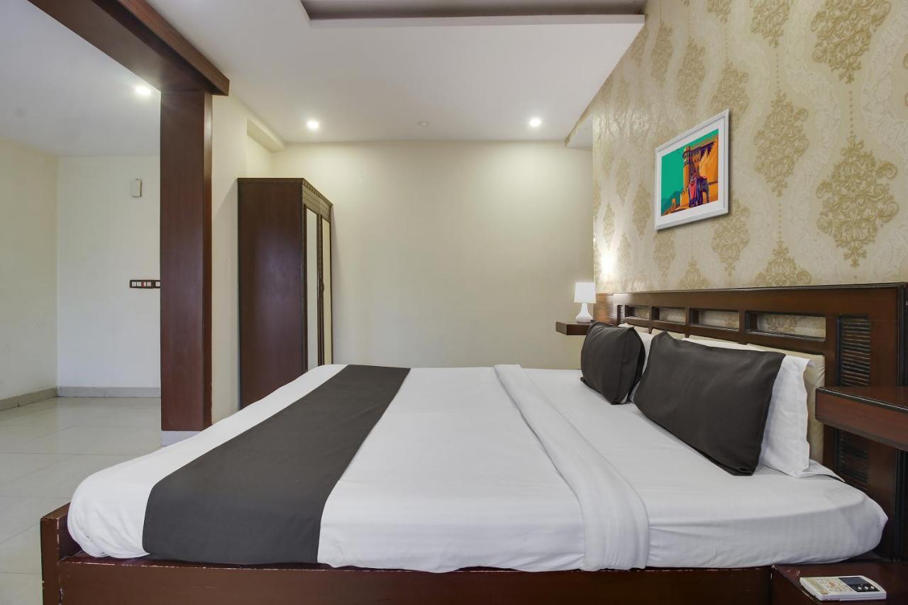 Flagship Grand Sandarshini Inn Near Mgbs Bus Station Hyderabad Exterior photo