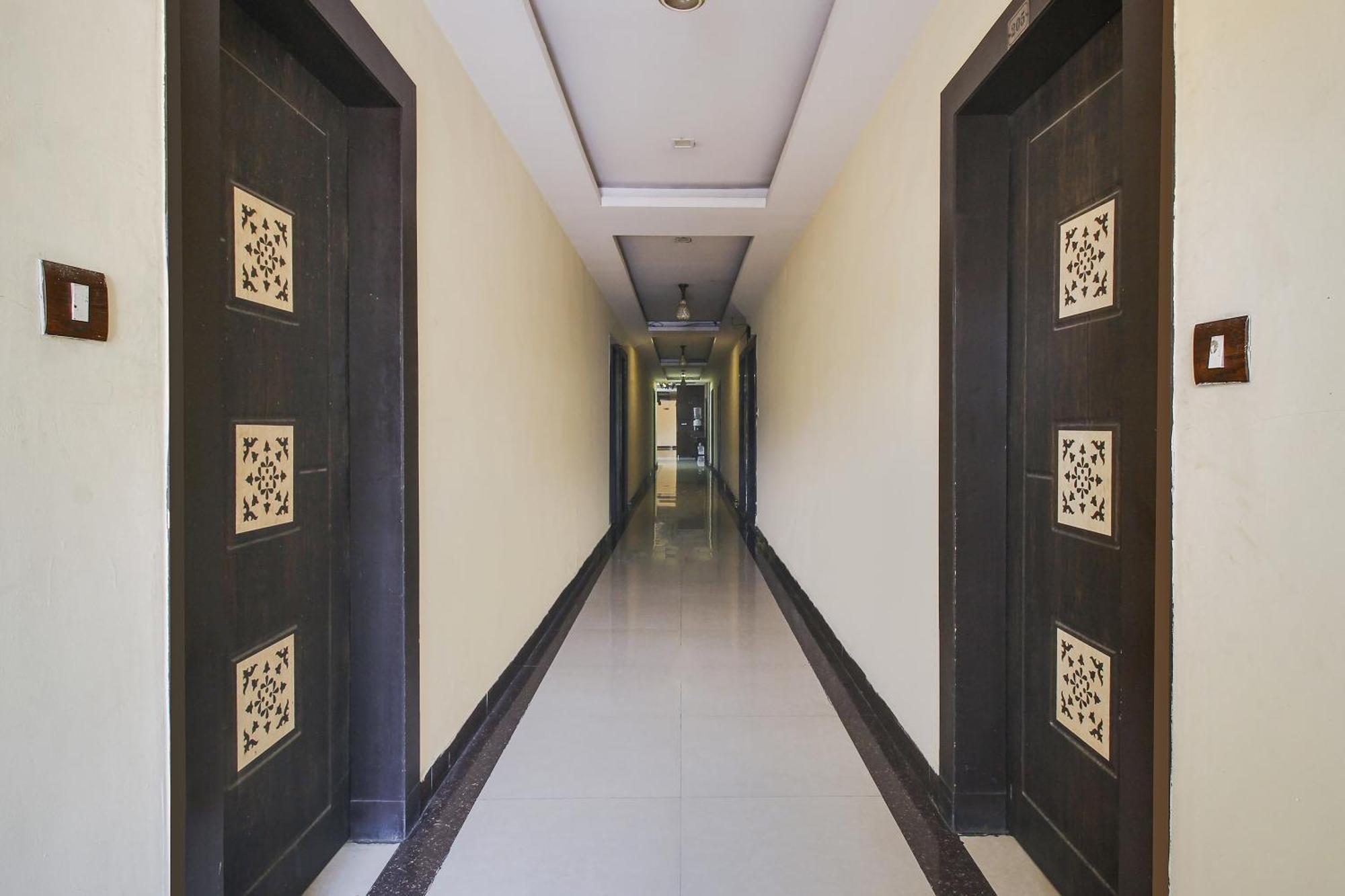 Flagship Grand Sandarshini Inn Near Mgbs Bus Station Hyderabad Exterior photo
