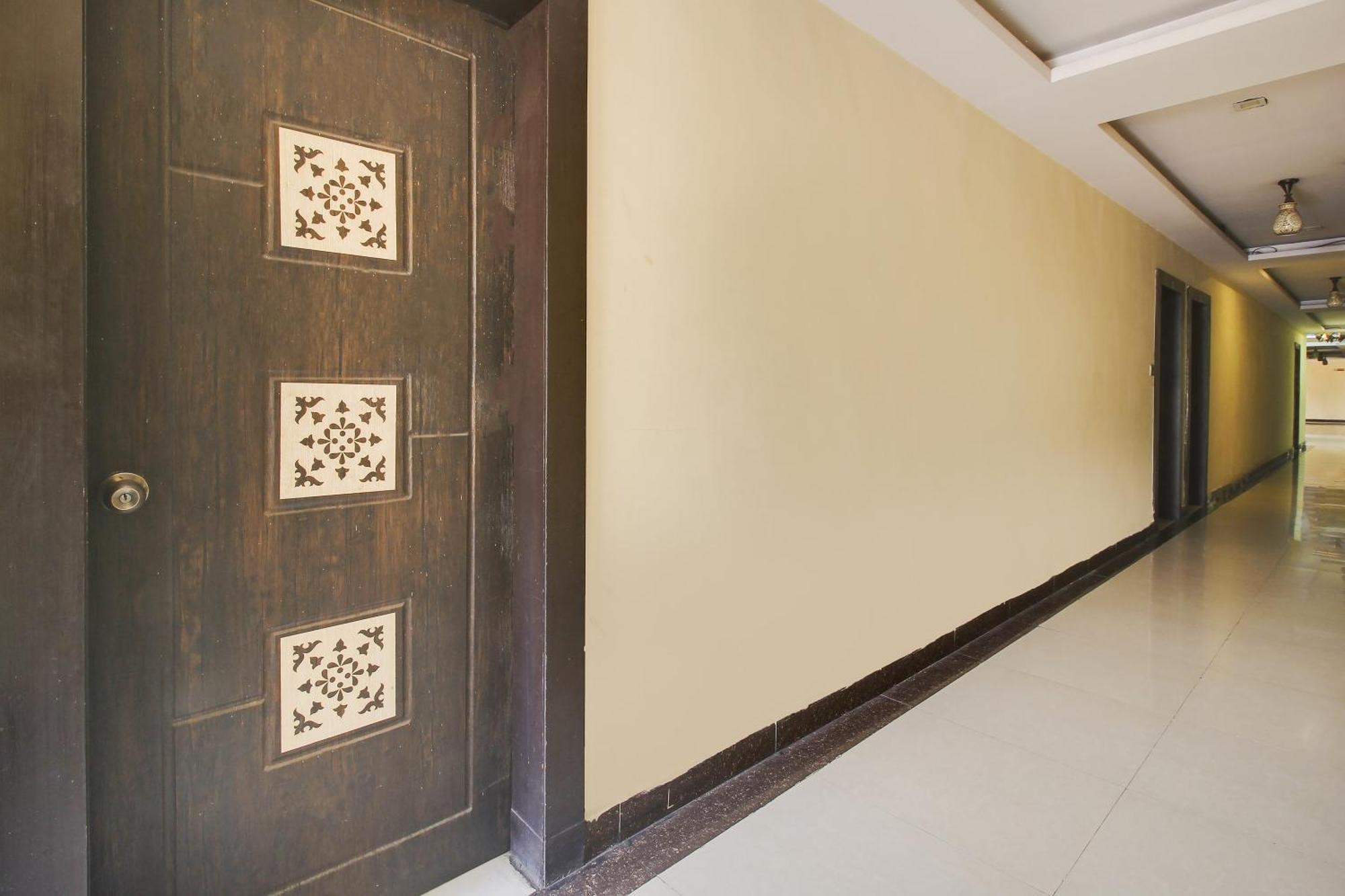 Flagship Grand Sandarshini Inn Near Mgbs Bus Station Hyderabad Exterior photo